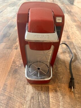 Keurig Compact Single-Serve Coffee Brewer - Red with Silver Trim